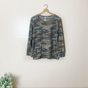 [Ollie & Chloe] Camo Print Pullover Long Sleeve Loungewear Top